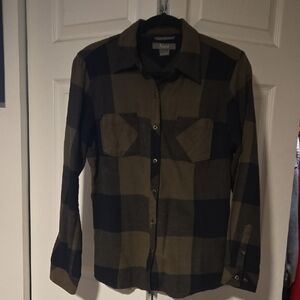 Women's Natural Reflections Plaid Shirt - Black and Olive Green. Size Medium